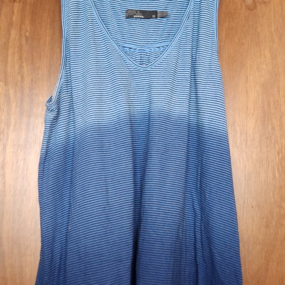 prAna Woman’s Striped Ombré Blue Casual Tank Top Size Medium - Picture 2 of 5